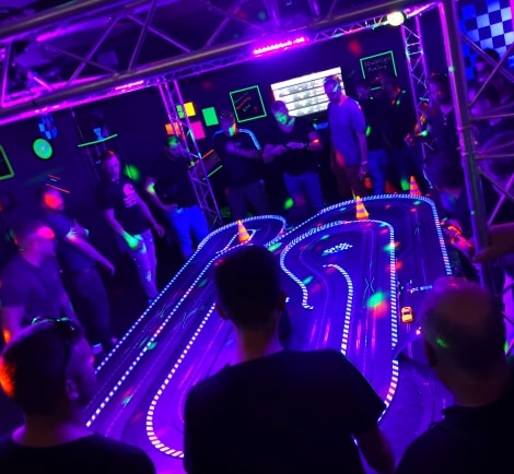 Schwarzlichtrennbahn - Blacklightracing Mallorca